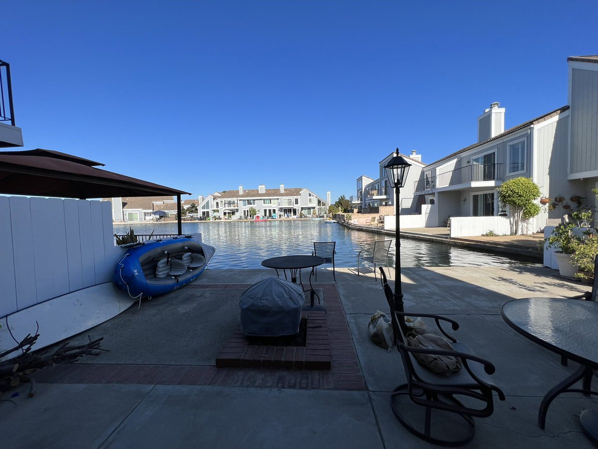 CoreyHour's tweet image. Life update: Moved right next to the beach. Excited to start designing my new home. God is good 🙏