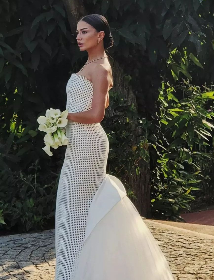 Ve karşınızda Demet Özdemir Koç
Sbsv ailesinin gözü yaşlı 🥲
#demetözdemir