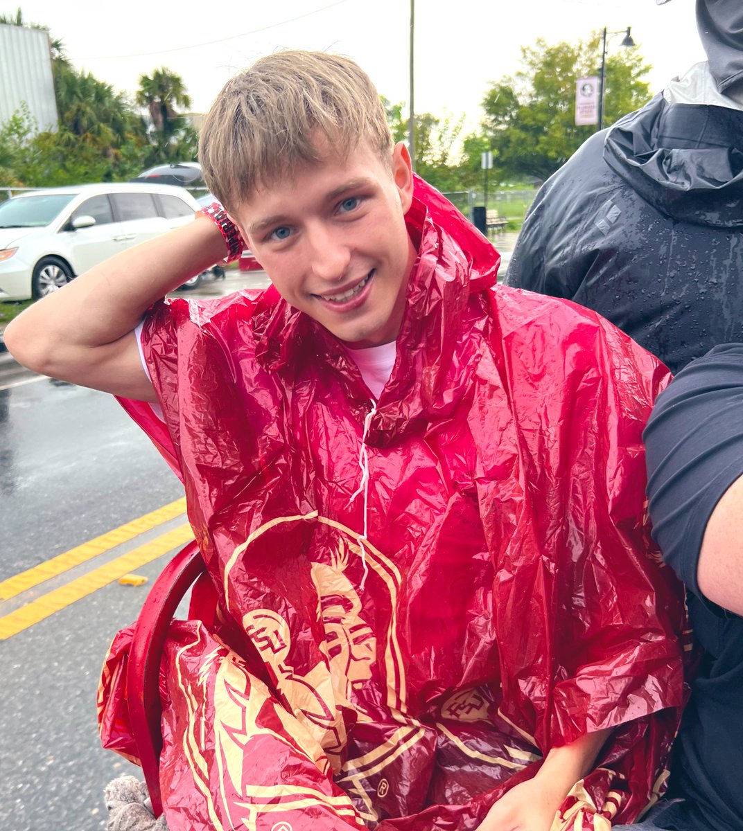 Noahwhitexxx's tweet photo. #fsugame so blessed to be around such chill peeps for this event 🥰🥰 https://t.co/p7fmjNdNvy