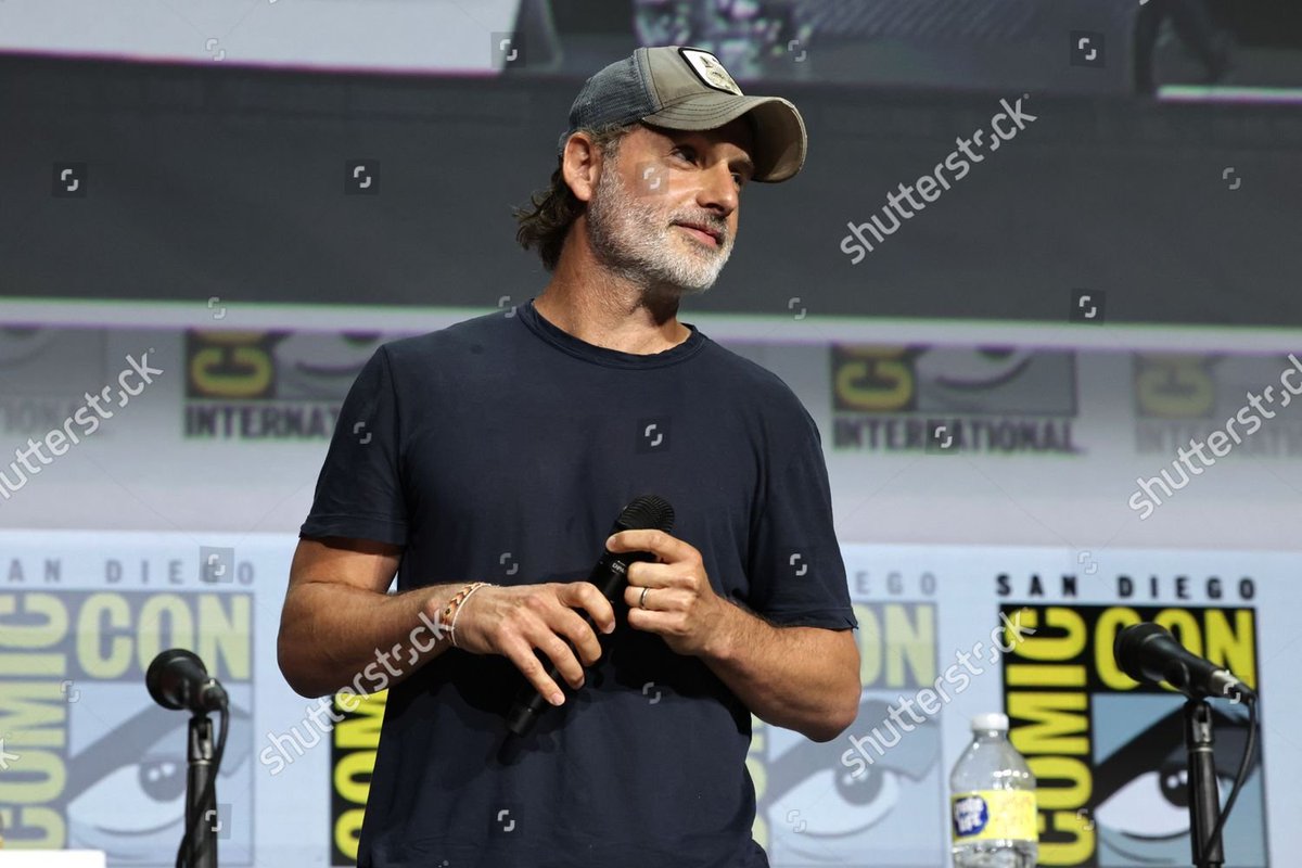 AndyLincolnNews's tweet photo. PHOTOS | #AndrewLincoln at San Diego Comic-Con in San Diego, California on July 22, 2022. #SDCC 

📸 Shutterstock https://t.co/hcc9vh0Q0T