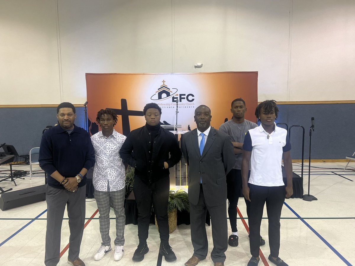 StillKimball's tweet photo. Thank you Elijah Fellowship Community Church for the invite to fellowship with you on today. 💙❤️ @CoachBam16 https://t.co/BffLQwBxMa