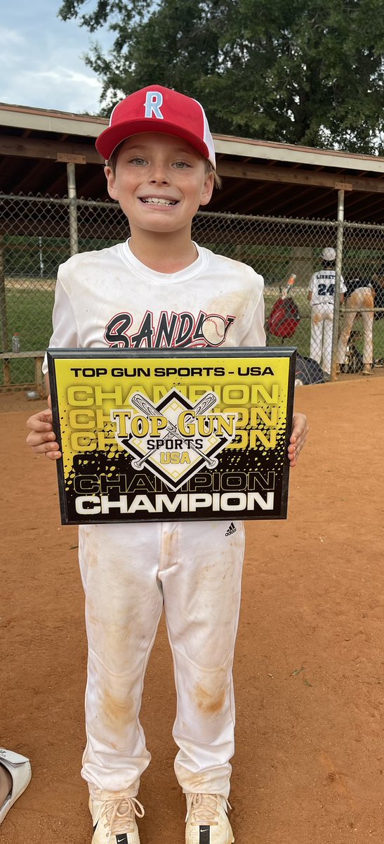RileyParker44's tweet photo. Had a great opportunity to play with a group of young baseball players that I met for the first time on Saturday morning. Players from all different teams to benefit a special young player with his support as our leader we were able to go 4-0 #baseball #teamBrantley. https://t.co/vIEuNwPs4u