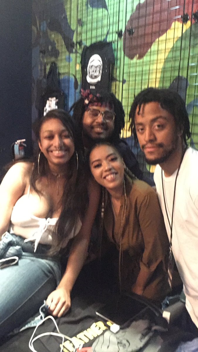 ShayBrenee's tweet photo. Pivot the Legacy #LLSqueak🕊 https://t.co/lhxwqhhkLh