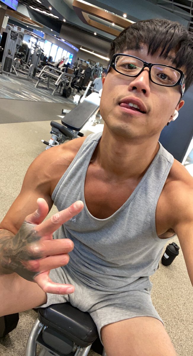 iWillLiftovers's tweet photo. We out here tryna jack myself up as much as I can before we heading down 🇬🇧 and be the best fresh backed import 🍰 no one’s ever been!
Stream at 8:00 PM MST as usual!
If ur bored and got nothing else going on, come chill at the #Liftovers #BottomRightBush #FitnessGamer https://t.co/3NjU4J1Lm9