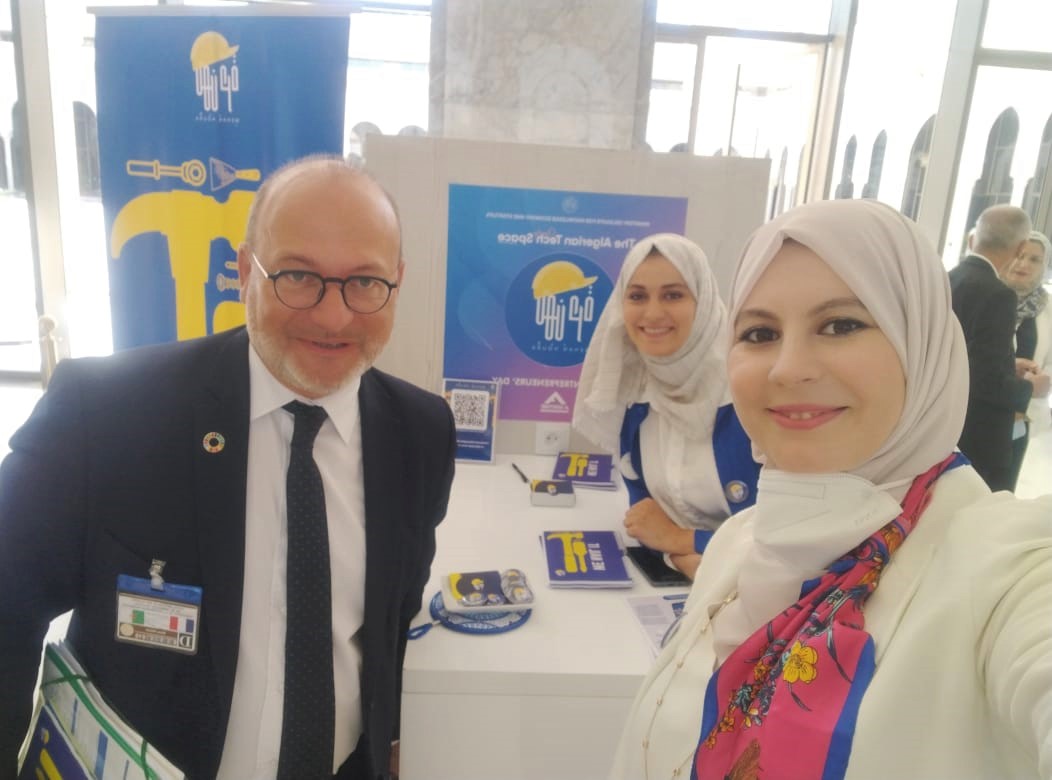 mehanhoura's tweet photo. Official visit of French President Emmanuel Macron to Algeria Followed by the Franco-Algerian delegation at the Palais de la culture, Moufdi Zakaria in Algiers .
Honored to be part of the Startup's panel ,to pitch our project, its vison and impact  #Women_in_construction #PinkPRO https://t.co/J8h261nm8Z