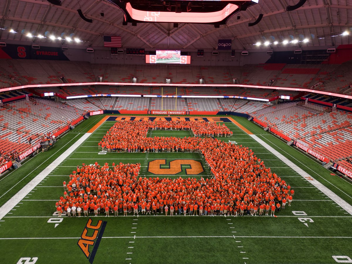 SyracuseU's tweet photo. Meet the newest members of #OrangeNation! 🍊 https://t.co/3CqSCzZxeo