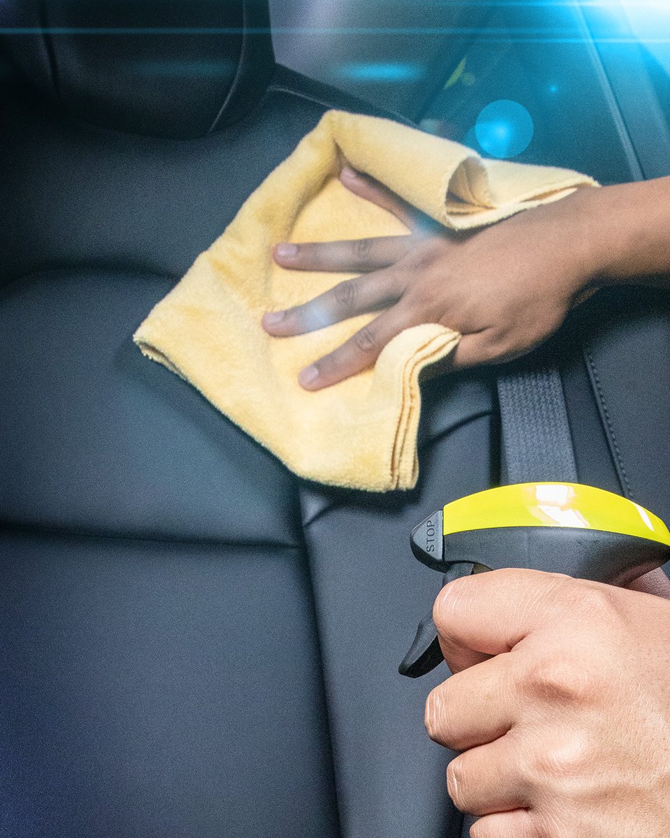 Meguiars's tweet photo. Giving your leather some love doesn't have to take a lot of time! ⏰
Clean, Nourish, Protect! Ultimate Leather Detailer!!
#leathercare #leathercleaner #leatherprotection #meguiars https://t.co/3c62QCYTCB