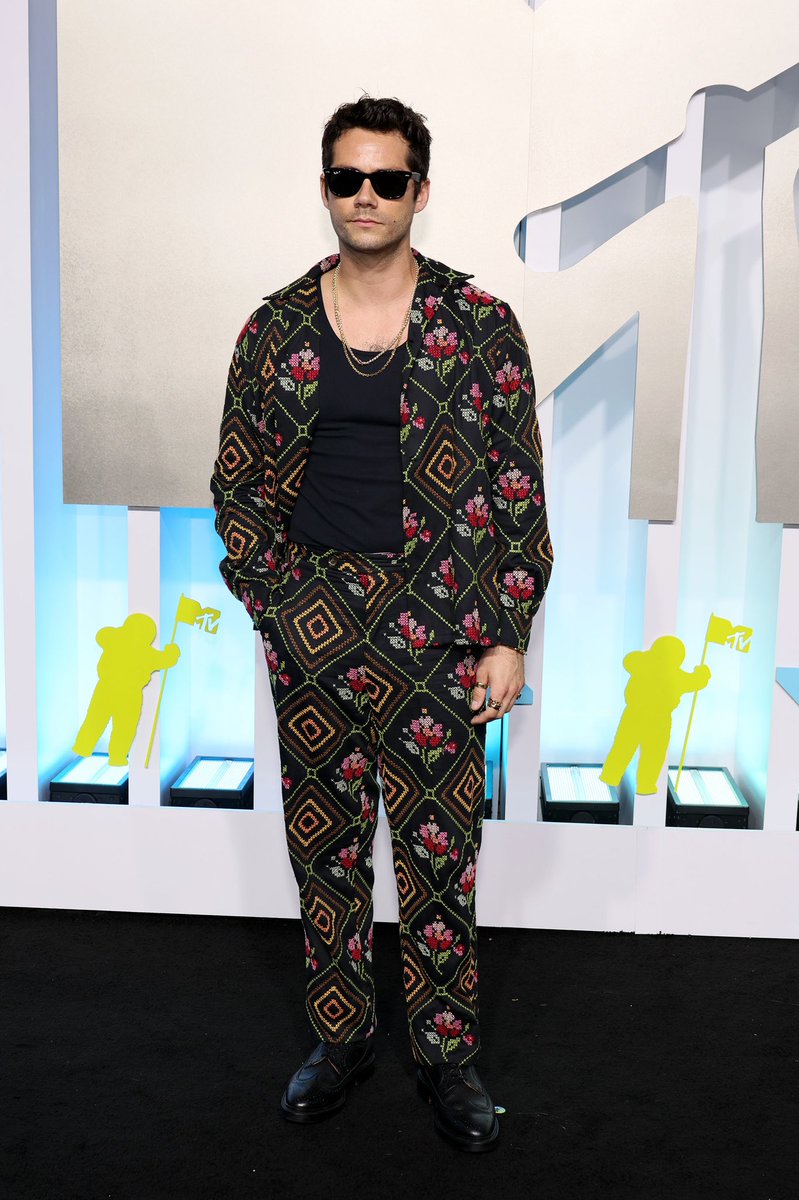 kwaleeeT's tweet image. Yes!