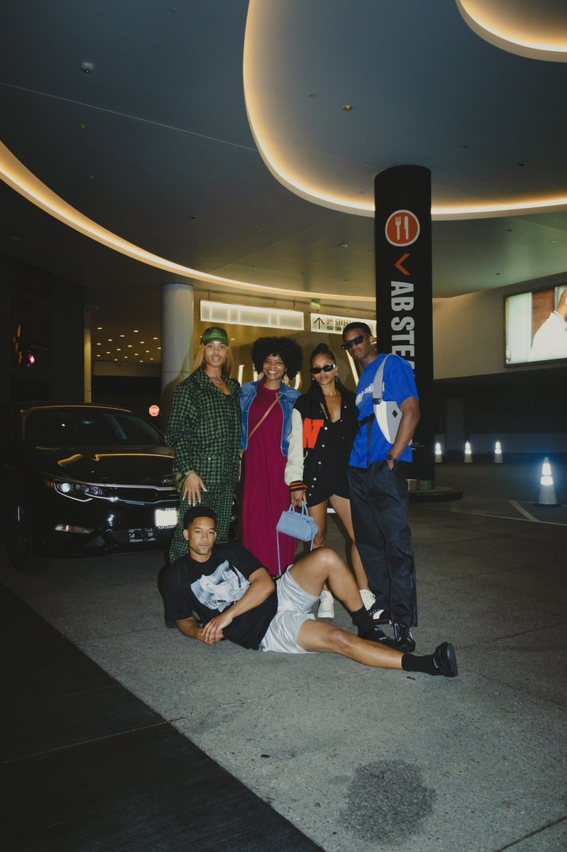 RhoyleIvyKing's tweet photo. Family Ties https://t.co/N6yuuYQ5ar