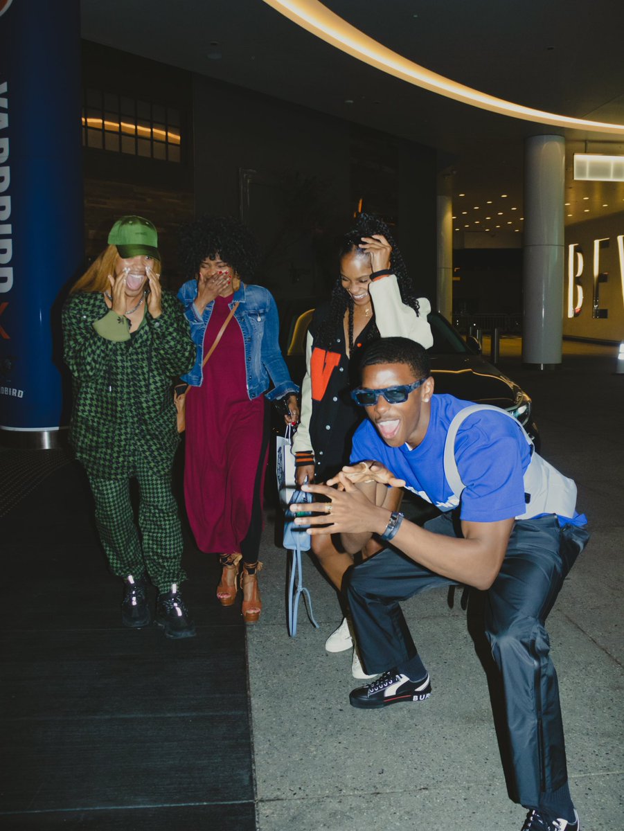 RhoyleIvyKing's tweet photo. Family Ties https://t.co/N6yuuYQ5ar