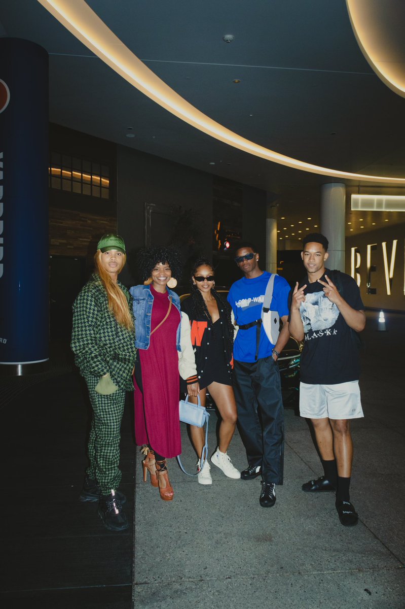 RhoyleIvyKing's tweet photo. Family Ties https://t.co/N6yuuYQ5ar