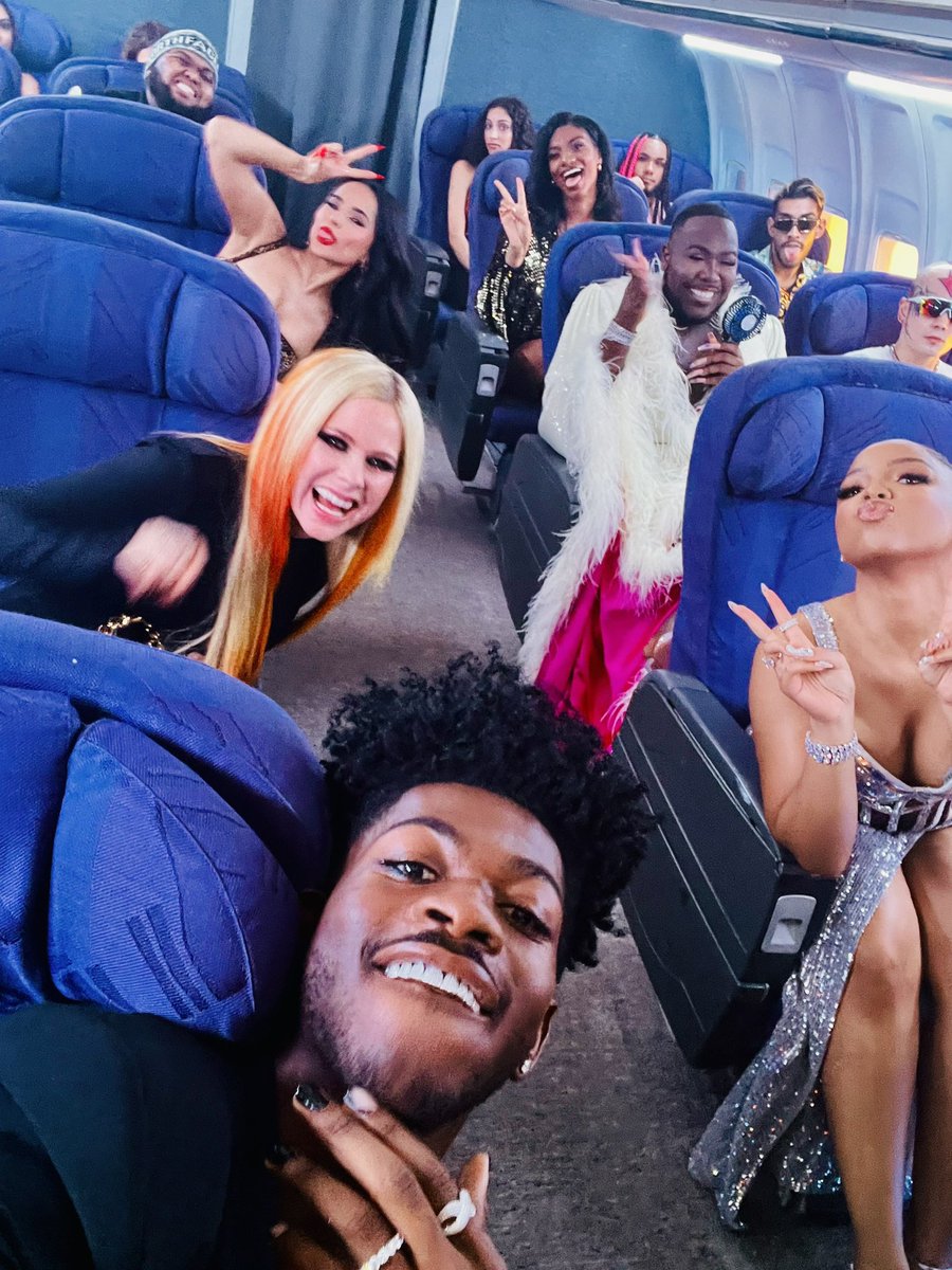 iambeckyg's tweet photo. Up in the sky 💙 https://t.co/QsZSwnp4Ky