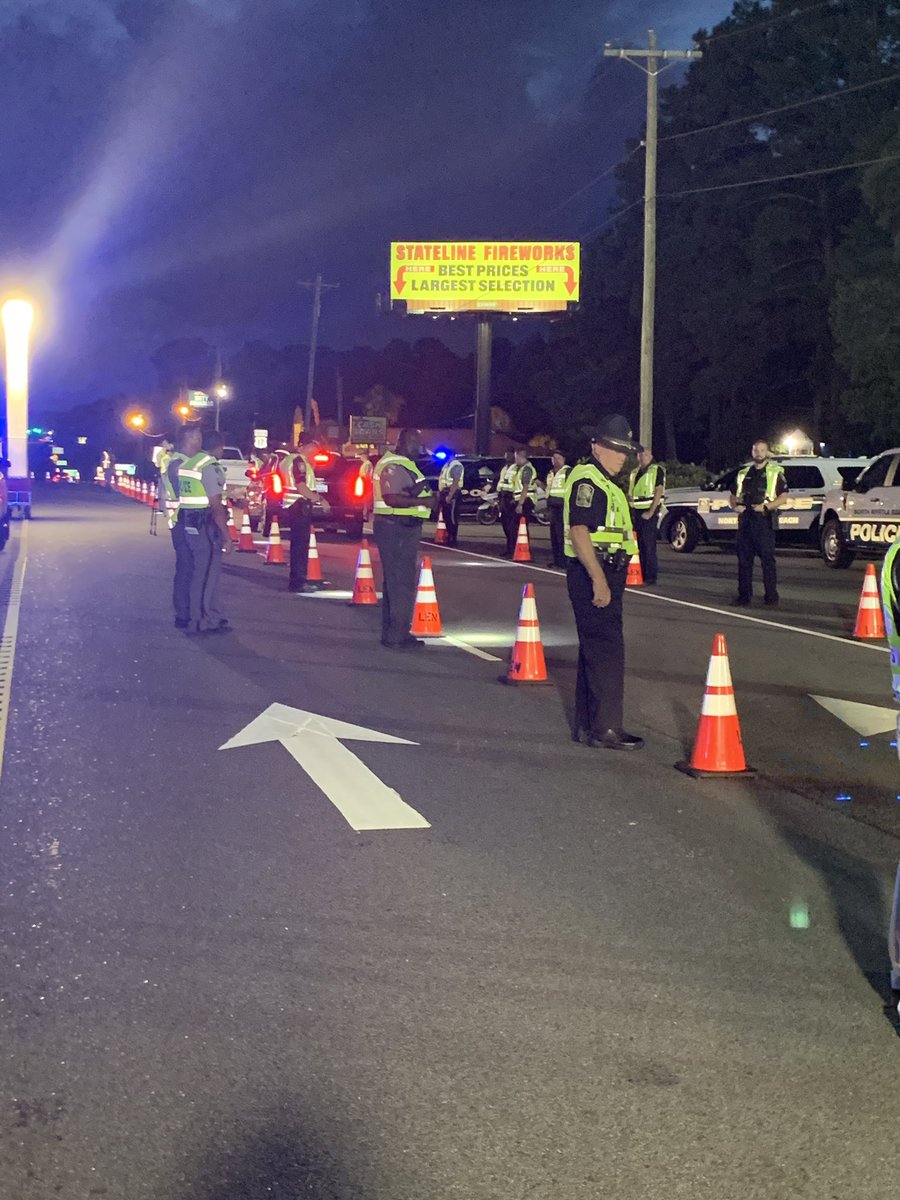 SCHP_Troop5's tweet photo. Drivers should be prepared to show their driver license, registration, proof of insurance, and troopers will be looking for signs of impairment. We are also teaming with law enforcement in North Carolina for public safety checkpoint . #soberOrSlammer #Handsacrosstheborder https://t.co/qXcfTdqQHi