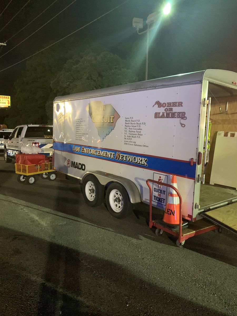 SCHP_Troop5's tweet photo. Drivers should be prepared to show their driver license, registration, proof of insurance, and troopers will be looking for signs of impairment. We are also teaming with law enforcement in North Carolina for public safety checkpoint . #soberOrSlammer #Handsacrosstheborder https://t.co/qXcfTdqQHi