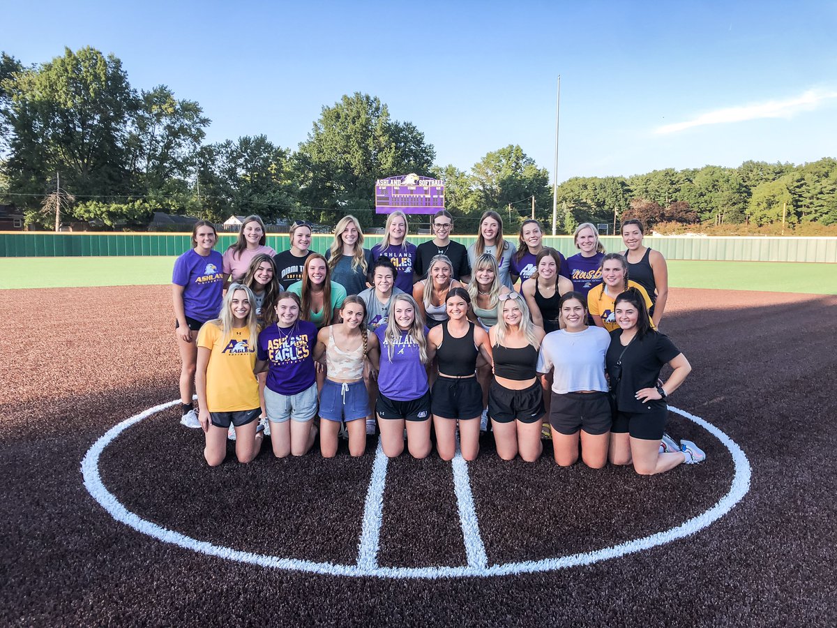 AshlandUSball's tweet photo. Very first memory as a team in our new stadium 💜🥎🦅 https://t.co/7huI0CVqR7