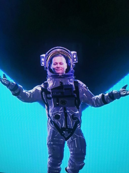PopCrave's tweet photo. Johnny Depp appears as the Moonman at the #VMAs:

"And you know what? I needed the work," https://t.co/nlPKTk9mCL
