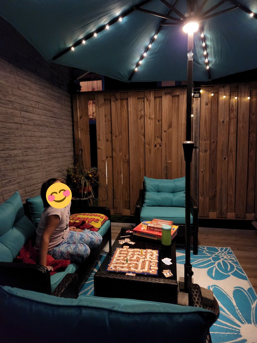 Rosy_Bxoxo's tweet photo. Playing a boardgame with my munchkin โค๏ธ #LabyrinthGame #EveryNightIsFamilyGameNight https://t.co/Ku5rdc1uv4