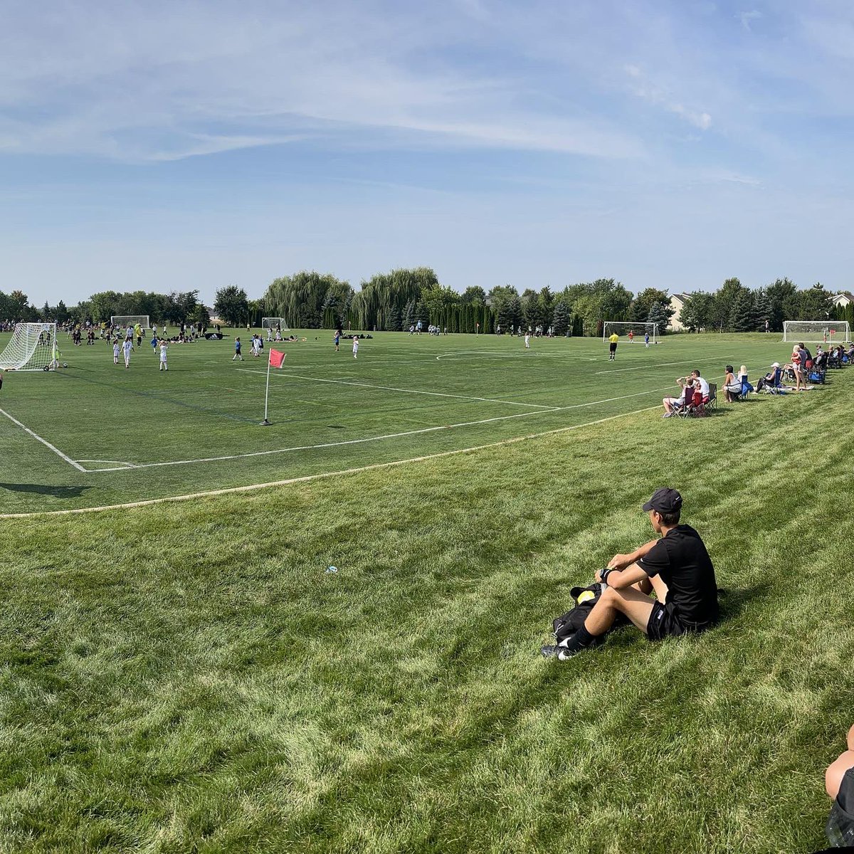 eminaz10's tweet photo. Diving right into our fall season with our own FCX tournament!! My U11G played their hearts out and competed well, and my U9G left everything on the field. Managed to also somehow fit in instructing a GR license course too 😃#youthdevelopment #alwaysplayercentered https://t.co/QlrzXG0fRp