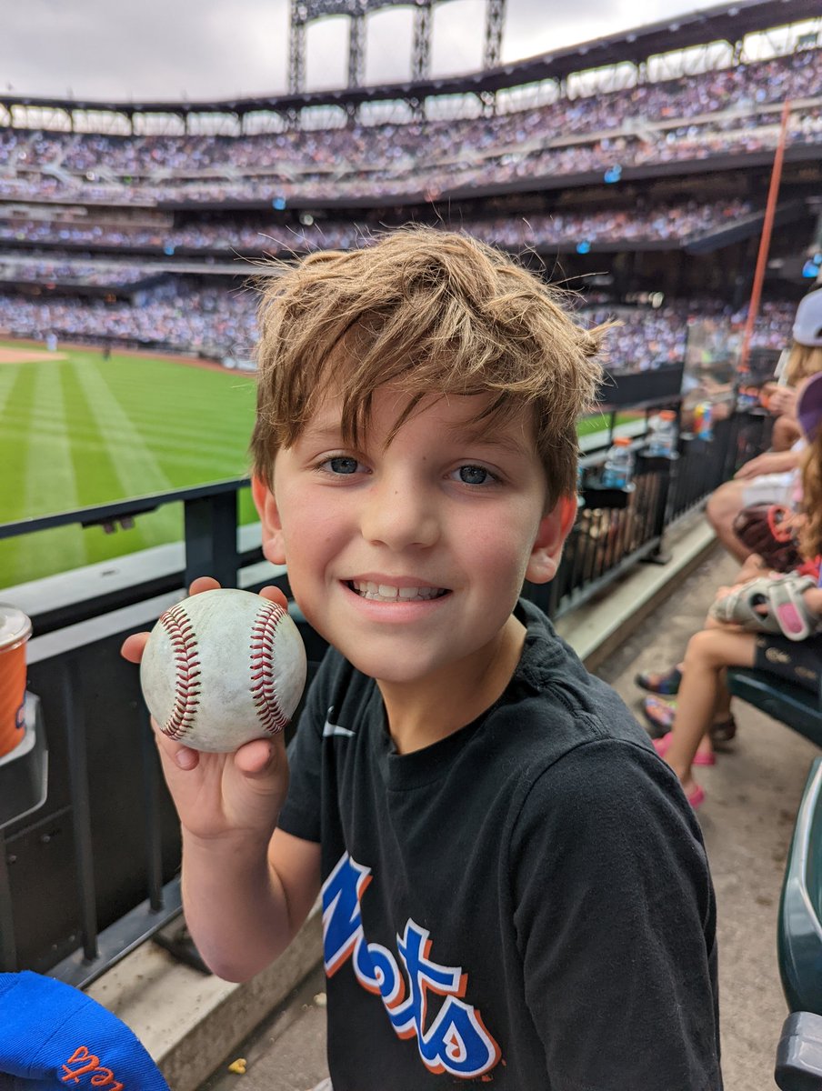 danielbrough's tweet photo. This little man got a ball at Citifield today. Thank you @ghamp2 for throwing it to him. You have a Met fan for life in your corner!  Wishing you the best. #LGM https://t.co/i5UPen6GiA