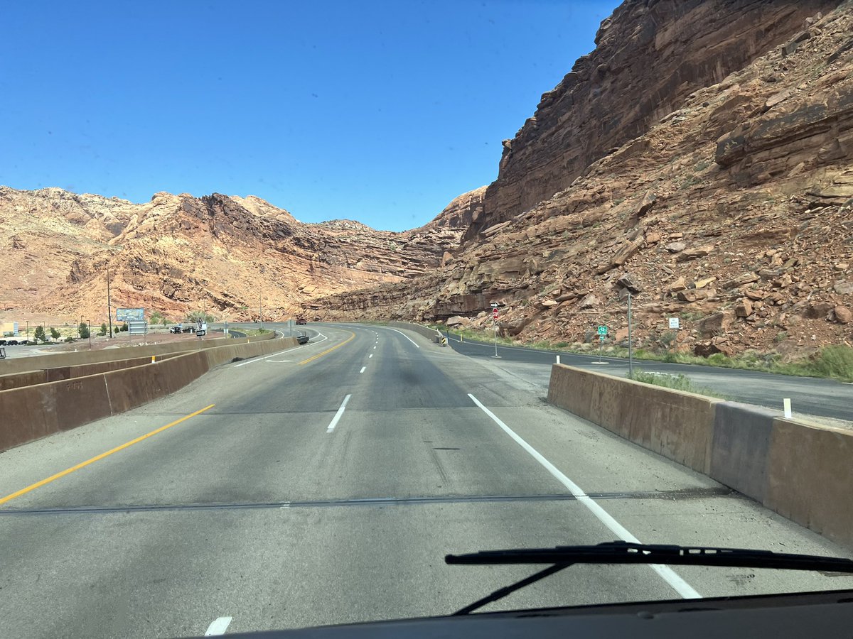 caryeades's tweet photo. Annual August Motorhome trip ended y-day. 25 days &amp; 3,048 miles thru 7 states (via ND, MN, SD, WY, UT, CO, NE, SD &amp; ND). Gas was expensive but trip was “priceless”.
#countlessmemories https://t.co/NyfY7IMLGj