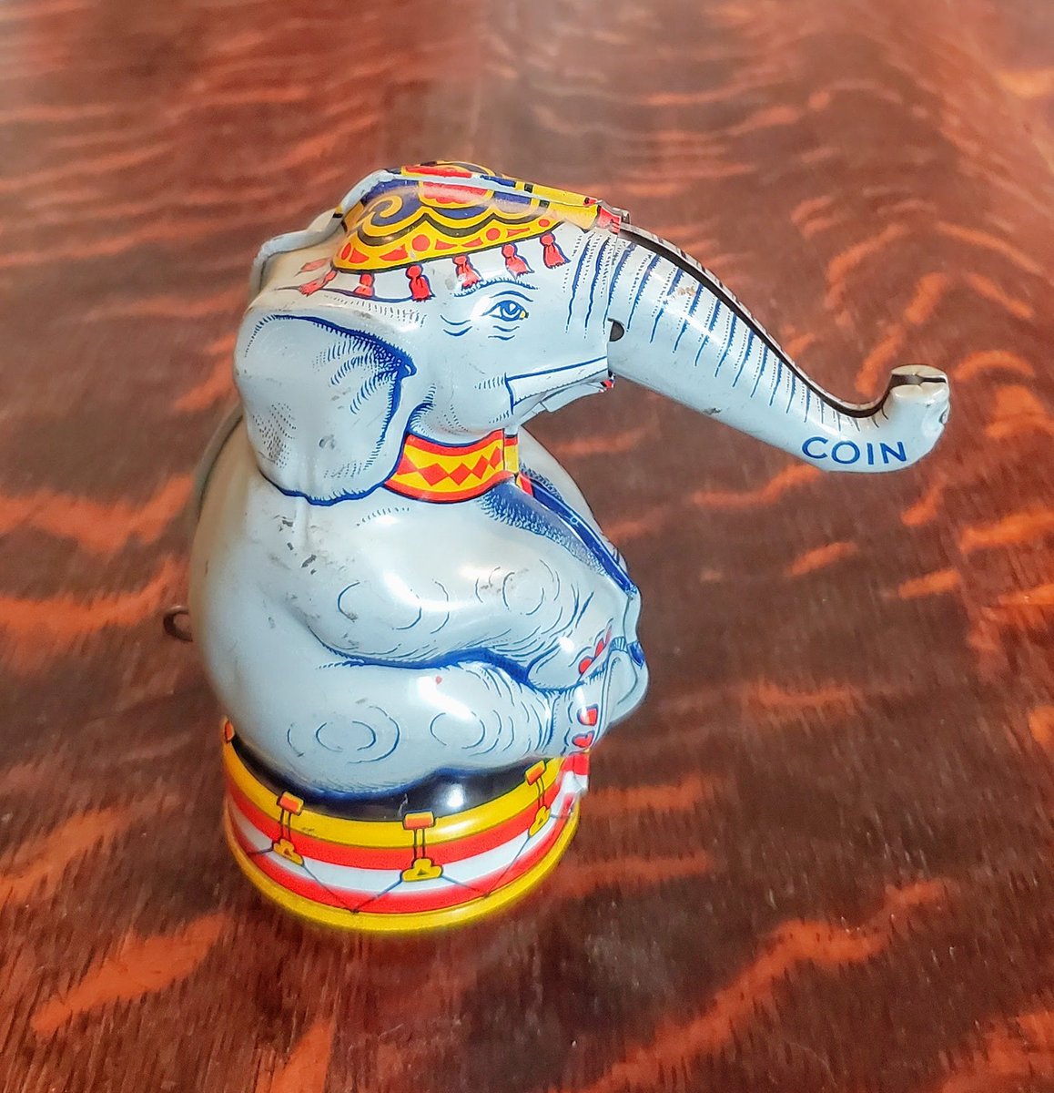 willCodeForJava's tweet photo. 1930's J. Chein Circus Elephant Tin Litho Mechanical Bank
#Mechanical #Circus #litho #chein #Elephant #j #tin #MarbleValleyVintage #EtsyEmail
👉https://t.co/rKT6ct2u6E https://t.co/ymzIgFFhqW