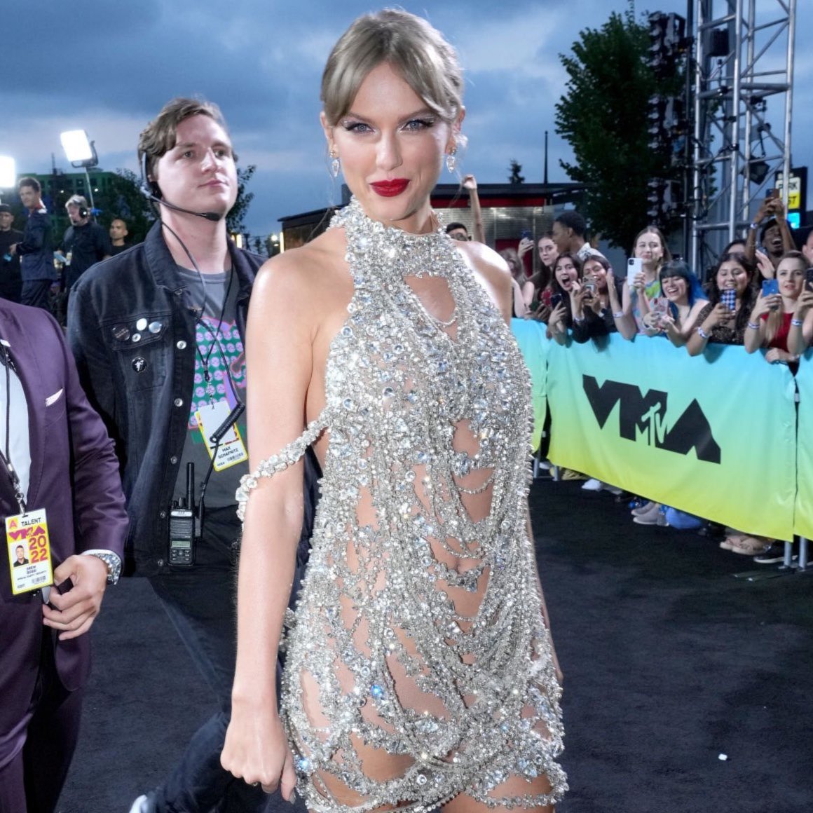 ARCHIVEKAYLOR's tweet photo. thinking about this coincidence tonight .... https://t.co/Grkyh2Kywt
