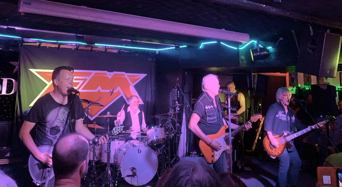 Another hot and sweaty night @GoldenDiamond_1. The #FMchoir broke the decibel meter. Great way to end this run of dates. Massive thanks to our wonderful crew, James, Rich, Lloyd, Scott and Sue. Cheers! #FMlive #thirteeneuropeantour2022 #classicrock #livemusic #ontour #thirteen