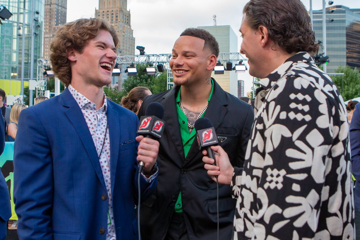 NJDevils's tweet photo. Our favorite part of the @vmas?

@DawsonMercer14. https://t.co/XeClfq0DrO