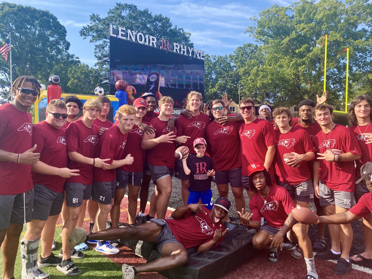 8️⃣2️⃣8️⃣ 𝐃𝐀𝐘‼️

Thanks to everyone that joined us between the bricks! 🧱🐻🧱

#GOBEARS | <a href="/LRbears/">Lenoir-Rhyne Bears</a>