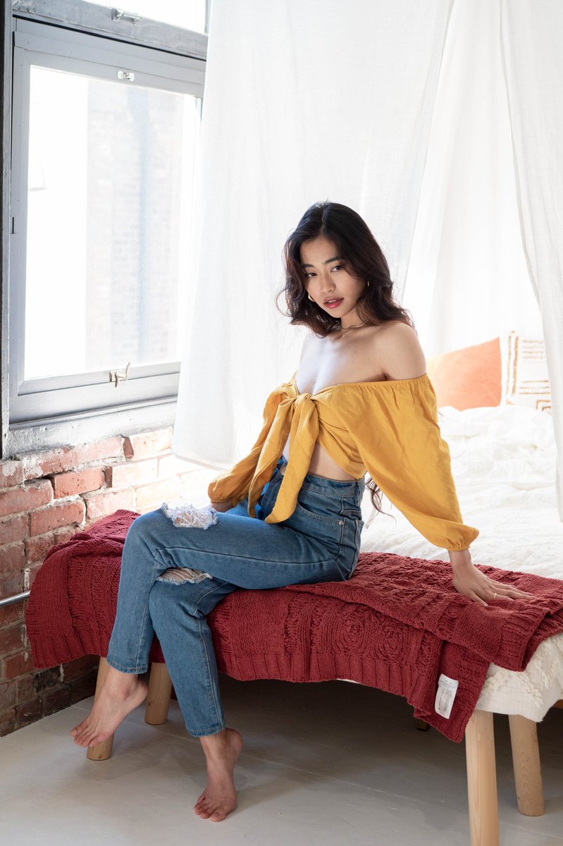 kmoeme's tweet photo. Starting to love yellow on me 💛 https://t.co/2AasGUVZWT