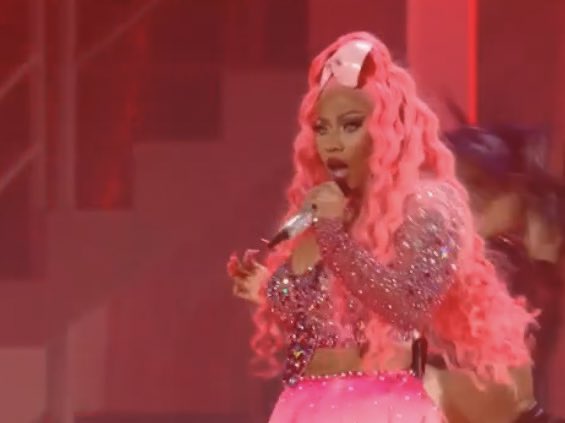 PopBase's tweet photo. Nicki Minaj delivers a show-stopping Vanguard #VMAs performance. https://t.co/wAFUm6oZg4