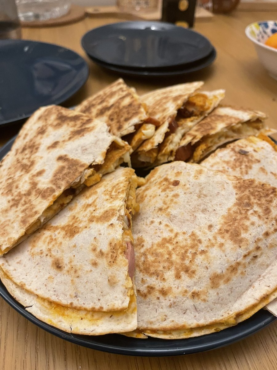 despicable_me92's tweet photo. Chicken quesadilla 😀 https://t.co/Ei83XMTjST