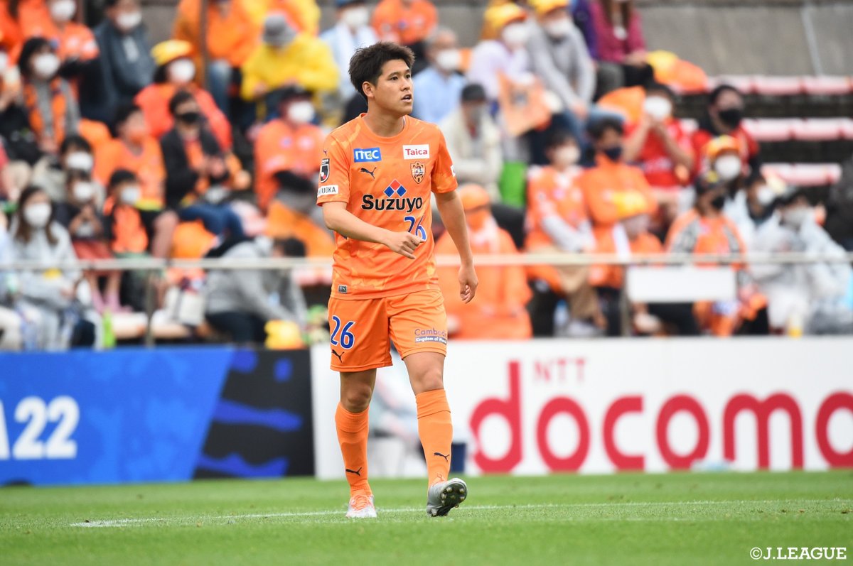 J_League's tweet photo. 🎂HAPPY BIRTHDAY🎂

本日8月29日は
清水エスパルス
滝裕太 選手の23歳の誕生日です🎉

滝選手、
おめでとうございます✨

@spulse_official
@yutataki34 https://t.co/MVYUHwFZhA