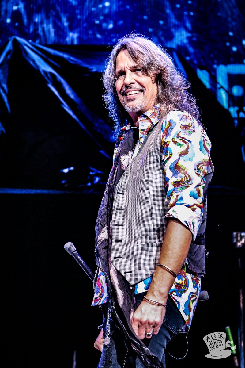Officialindie_'s tweet photo. @ForeignerMusic coverage is live from @HollywoodAmpChi! 

https://t.co/4agvcvgFc3 https://t.co/xdLmlzf23y