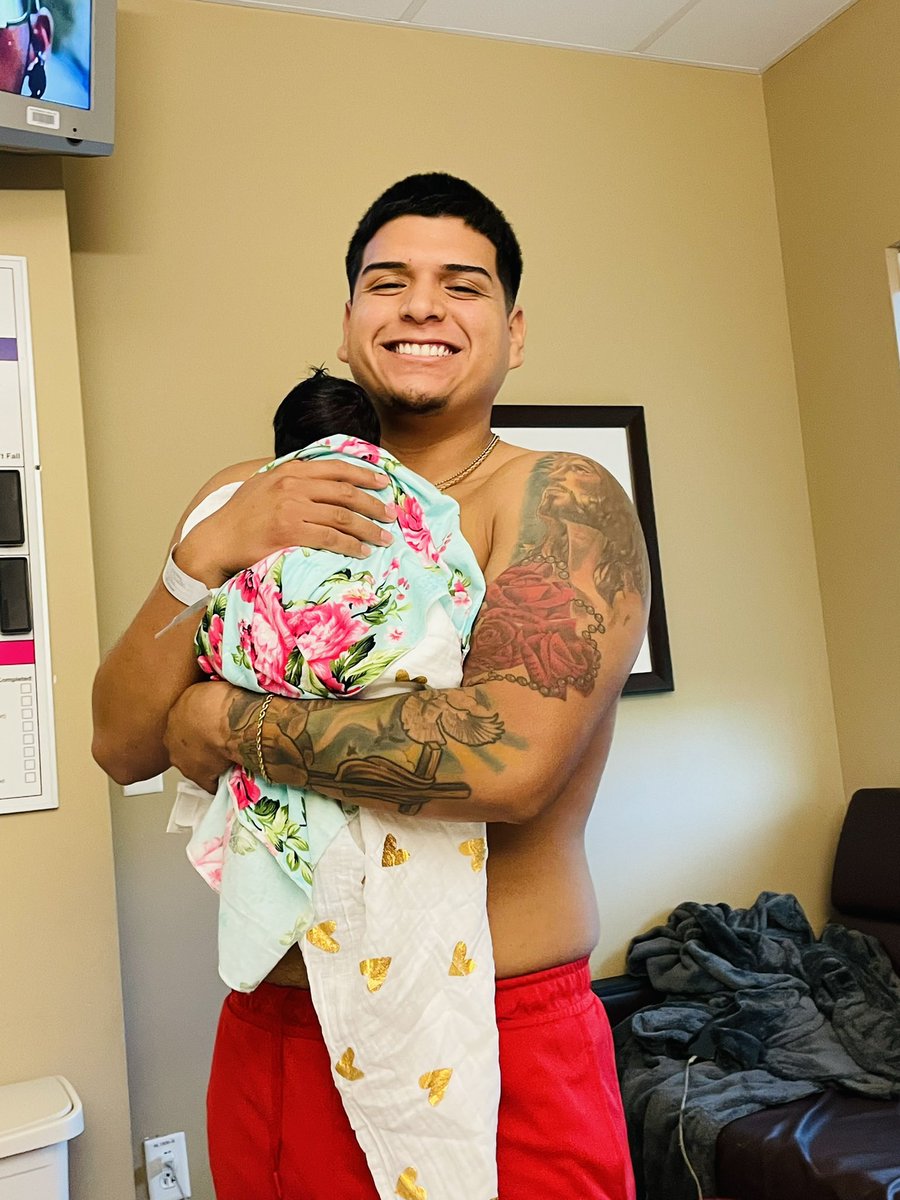 dandrewpena's tweet photo. The wait is finally over! We're thrilled to welcome my Alani Claire Peña 💕👶🏼

Born on August 28th at 5:22AM 
weighing 7 pounds and 4 ounces. https://t.co/7Uwa7rmoDX