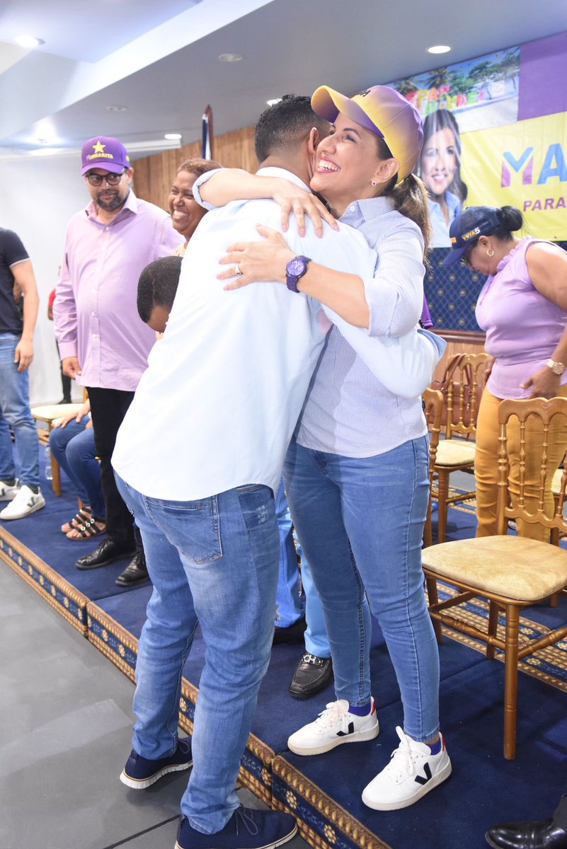 ConMargaritaDO's tweet photo. «Debemos promover más espacios para la #juventud y quien más que #MargaritaCedeño que ha sembrado tantas oportunidades para nosotros. ¡No hay ni que pensarlo con ella ganamos #seguros!». @DelvisBalbuena 💪🏽😎

#EspaillatConMargarita #Margarita2024 https://t.co/zBaaQ8xH4V