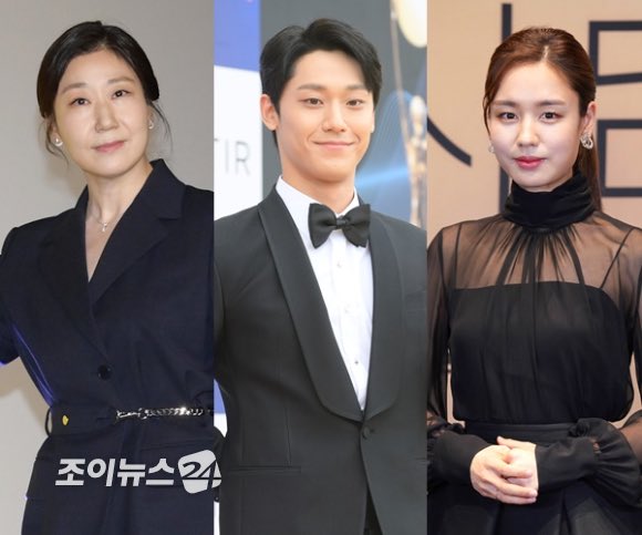 JTBC drama <#BadMother> reportedly held script reading session on Aug 25, #RaMiRan #LeeDoHyun #AhnEunJin #KimWonHae and #SeoYiSook attended.

Helmed by #BeyondEvil’s director and movie #ExtremeJob’s co-writer.

Broadcast in 2023.
