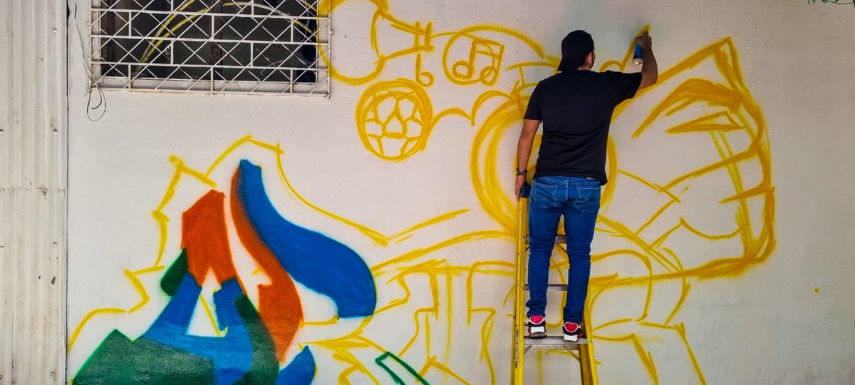 JNIUsulutan_'s tweet photo. ยฟQuรฉ les parece el talento artรญstico de este joven? ๐คฉ ๐
El artista Ricardo Chicas plasmo su pensar y creatividad en esta obra de grafiti, dedicada a la juventud de #Shulton.
Grande Ricardo, tu talento es inigualable e irreemplazable. โค ๐ฏ
#UrbanFest
#JuventudConTalento https://t.co/MP0scR7hrJ