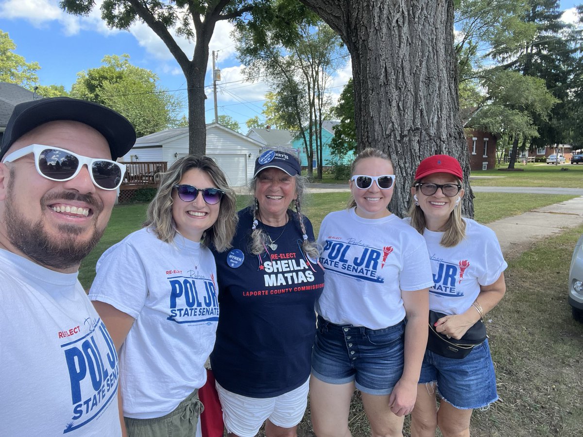 Rodney4Indiana's tweet photo. Canvassing with 3 generations of strong women! https://t.co/WOEAXrbamO