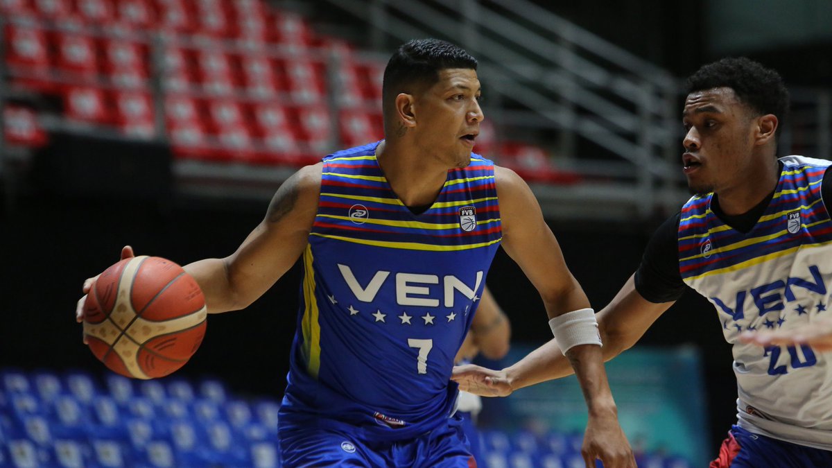 FVBbasketball's tweet photo. ¡Listos para el 🇻🇪🆚🇩🇴!

#FIBAWC
#WinForVenezuela https://t.co/gJGOjFBlPf