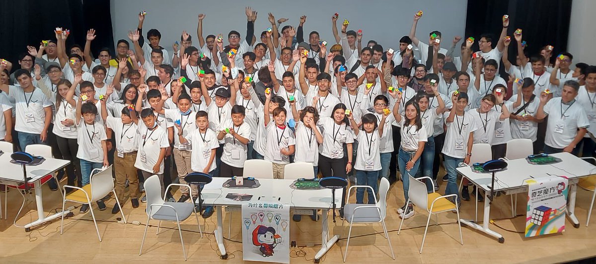 UDLAEcuador's tweet photo. #CampeonatoNacionalRubik | 106 expertos 🤓 en armar cubos #rubik, de distintas provincias y de países como Israel, EE. UU., Colombia y Venezuela, visitaron el campus #UDLAPark para poner a prueba sus habilidades https://t.co/9VZMWOOYJV