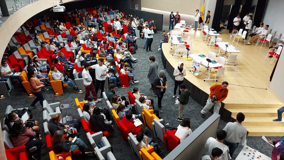 UDLAEcuador's tweet photo. #CampeonatoNacionalRubik | 106 expertos 🤓 en armar cubos #rubik, de distintas provincias y de países como Israel, EE. UU., Colombia y Venezuela, visitaron el campus #UDLAPark para poner a prueba sus habilidades https://t.co/9VZMWOOYJV