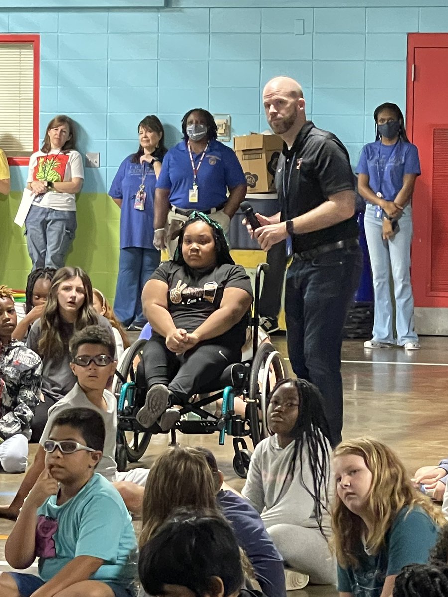 rankintpsd's tweet photo. Rankin Elementary welcomed a very special guest for our Rankin’s Read Aloud on Friday! Matt Wyatt-a former MS State football quarterback- read the book The Day You Begin!🤩 #seeingstars #tpsd https://t.co/1lezLcLlRO
