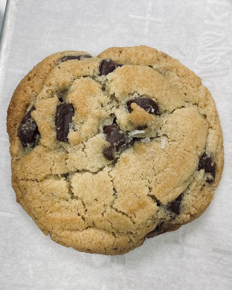 terri_steiert's tweet image. Tonight I made @saltandbaker recipe for her “Best Chocolate Chip Cookies”. I have to say, they are really yummy!  The flaky sea salt on top puts them right over the edge!  #chocolatechipcookies #homemadewithlove #gloriousgoodies