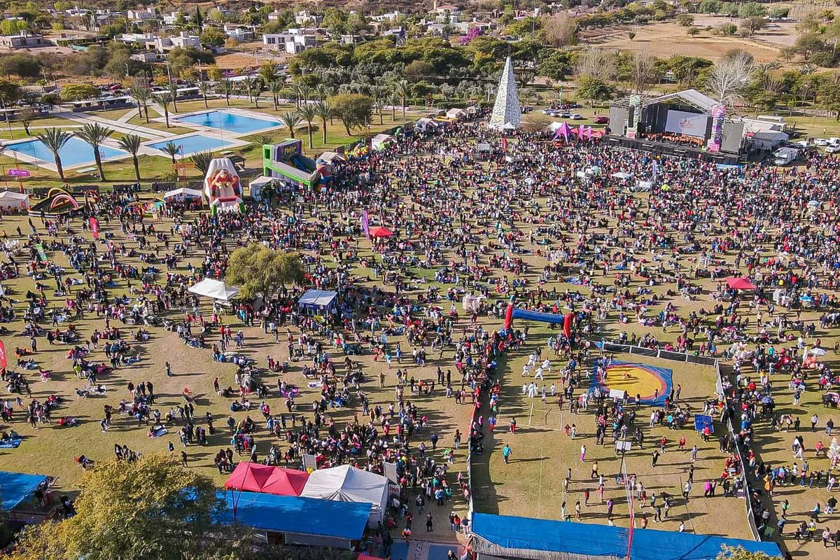 festipeques's tweet photo. 🤩🤩Que linda vivimos!!! Gracias por venir y disfrutar!!! 🧡💜💚❤️💛🤍

¿Qué fue lo más les gustó? https://t.co/dMaASbo24L