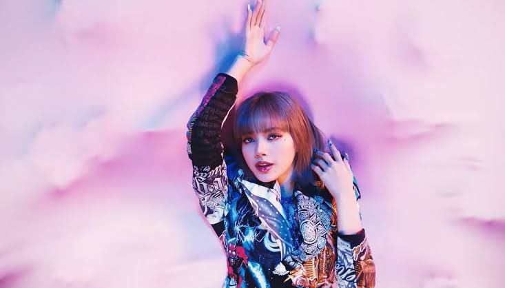 tracklist's tweet photo. 🚨 LISA É O PRIMEIRO ATO SOLO DE K-POP A GANHAR UM #VMAs https://t.co/95sEG1UA7L