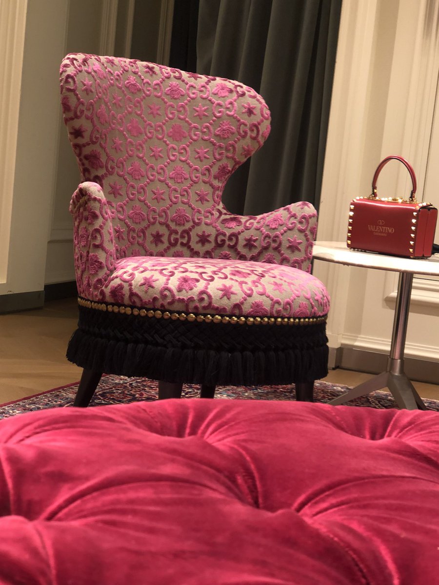adelaidenunes's tweet photo. @gucci #gucci #guccilisbon #lisbon https://t.co/aZY0g0e8MG