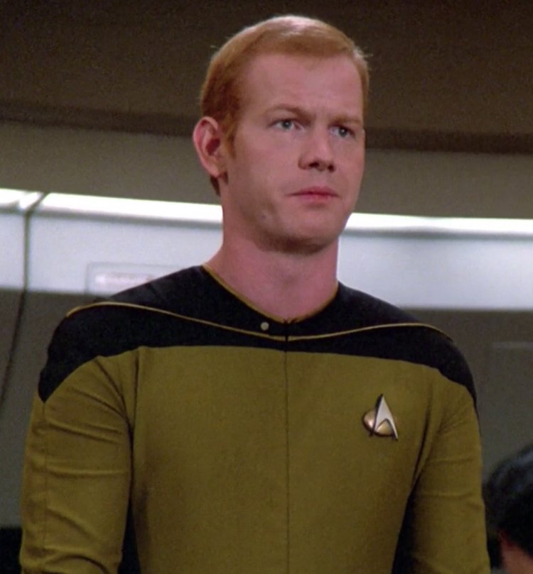 singincwby66's tweet photo. @Wersching @Glennmorshower The incomparable #AaronPierce of 24!! And then, there's this guy, too! Remember him in that ST:TNG episode: #PeakPerformance as EnsignBurke?? https://t.co/ISLWZOclSu