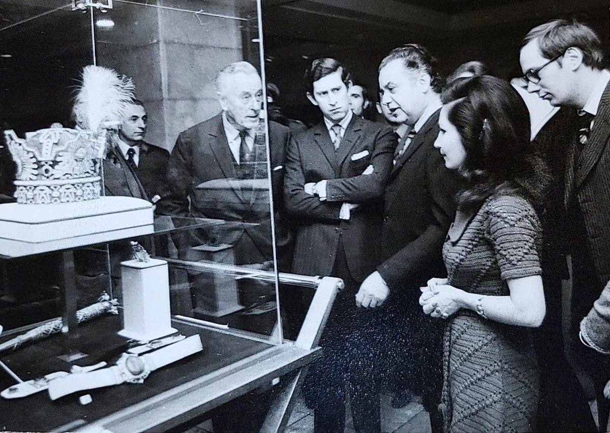 dastan_project's tweet image. "Always remember this about death, people only die when you forget them...!" 
In remembrance of my father, Jamal Haddad, Vice-Governor of the Federal Reserve Bank of Iran.”- @HaddadSepehr 
#TheDastanProject #LifeStories 
CLICK HERE TO READ POST: instagram.com/p/Ch0yJTpJMH-/…