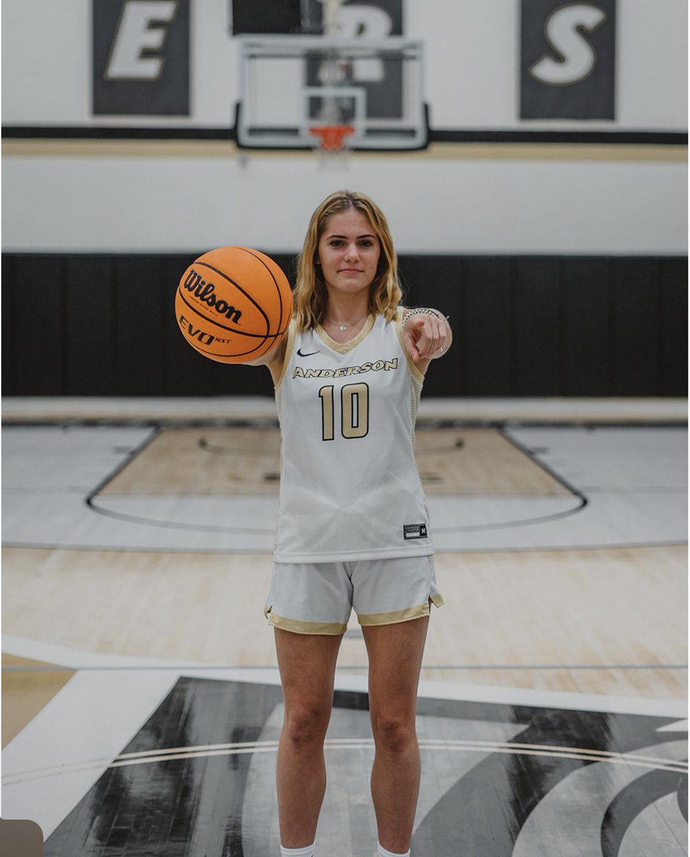 Olivia Hart tweet media